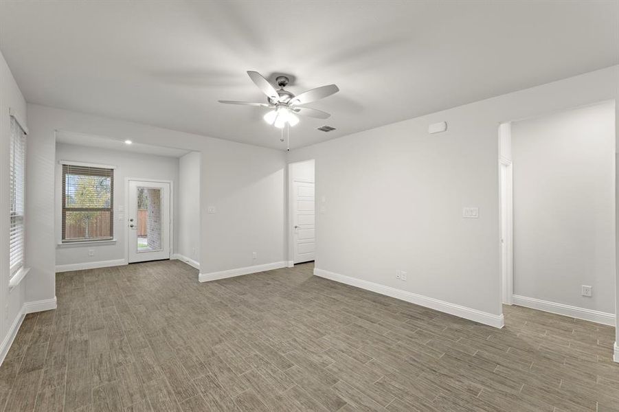 21. 2814 Livestock - Family 21. 2814 Livestock - Family