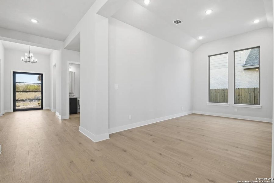 Spacious, unfurnished interior of a new home in Haby Hill 50s, San Antonio (Image 40). Spacious, unfurnished interior of a new home in Haby Hill 50s, San Antonio (Image 40).