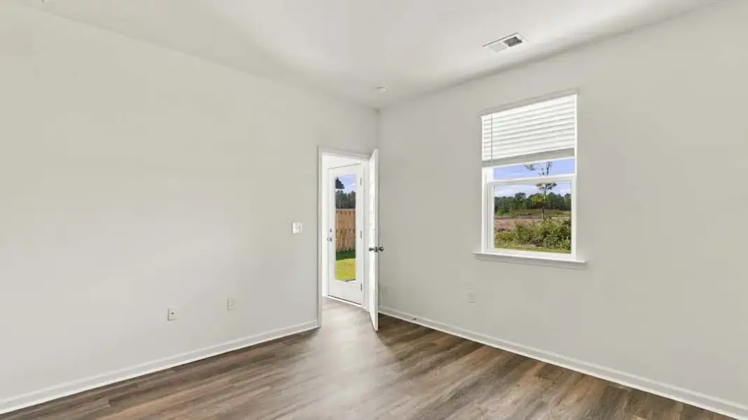Spacious, unfurnished interior of a new home in The Lakes at North Glynn, Brunswick (Image 16).