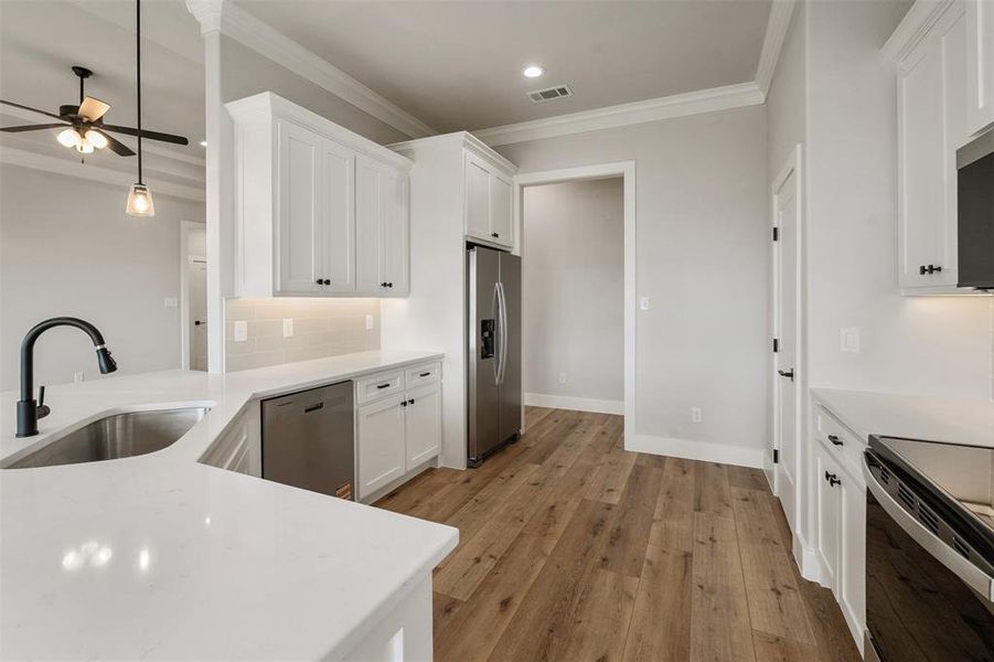 Furnished interior view inside a new home in , Mabank (Image 13).