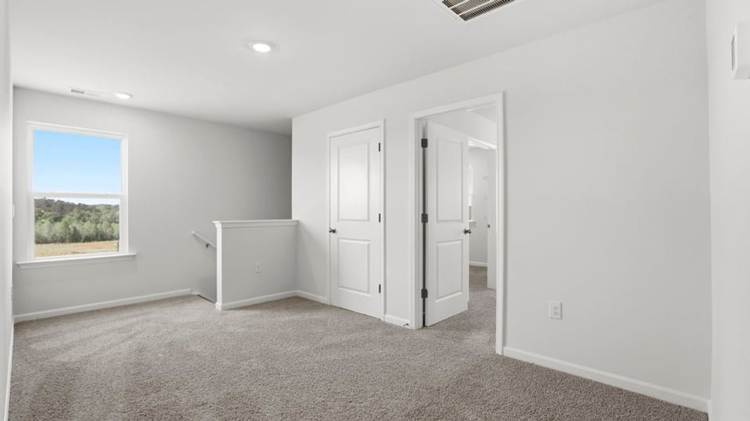 Spacious, unfurnished interior of a new home in Cedar Gap, Fountain Inn (Image 24).