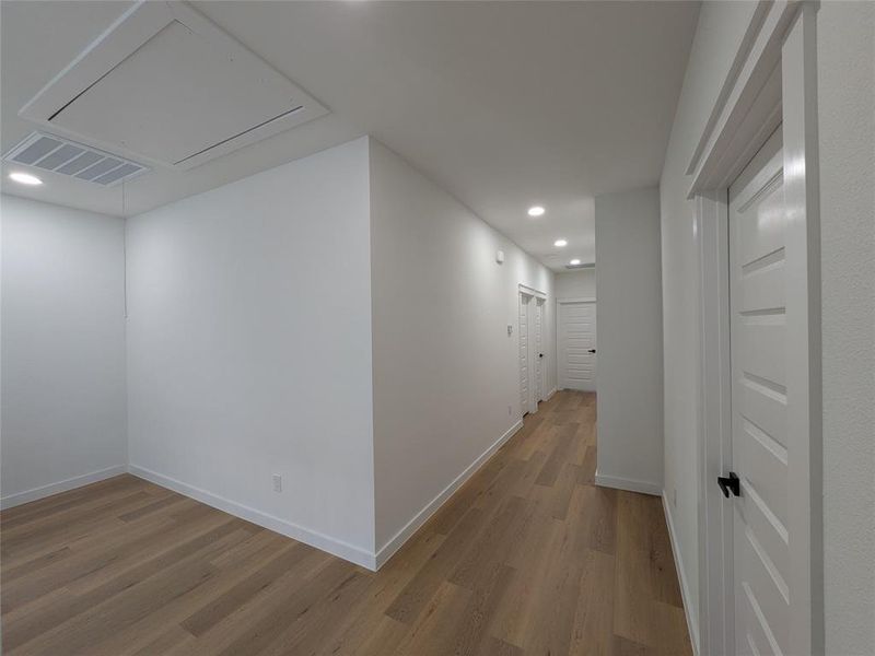 Spacious, unfurnished interior of a new home in , Dallas (Image 18).