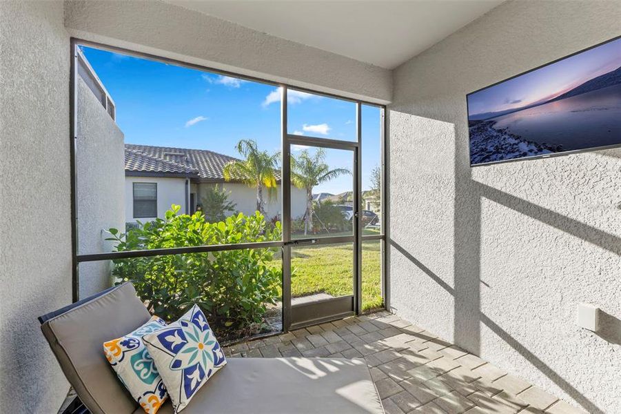 Exterior details and patio area of a home in , Bradenton (Image 23).