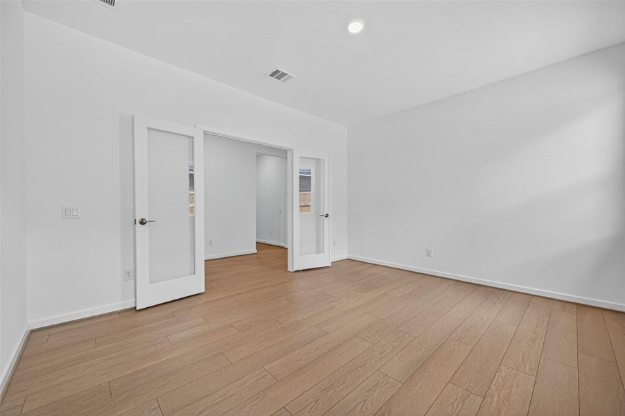 Spacious, unfurnished interior of a new home in 55+ Bonterra at Cross Creek Ranch 60s, Fulshear (Image 26). Spacious, unfurnished interior of a new home in 55+ Bonterra at Cross Creek Ranch 60s, Fulshear (Image 26).