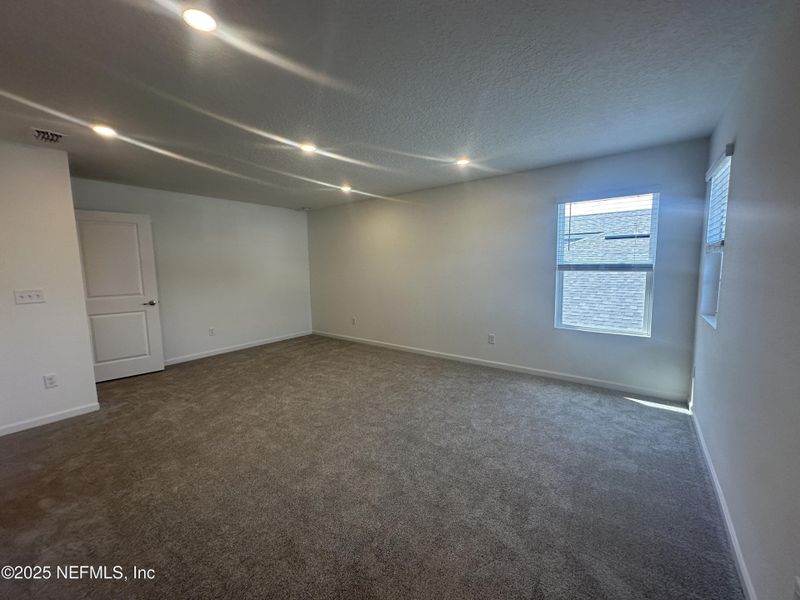Spacious, unfurnished interior of a new home in Wilford Oaks, Orange Park (Image 34).