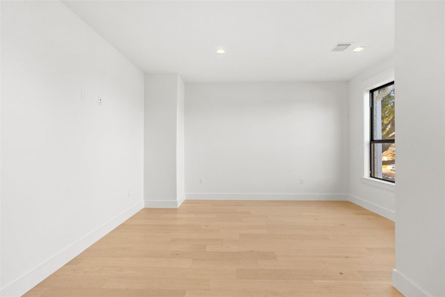 The room offers the same clean lines and modern finishes, giving you another hidden flex space to customize. Use it as a private office, meditation room, or intimate lounge—this room adapts effortlessly to your rhythm and routine.