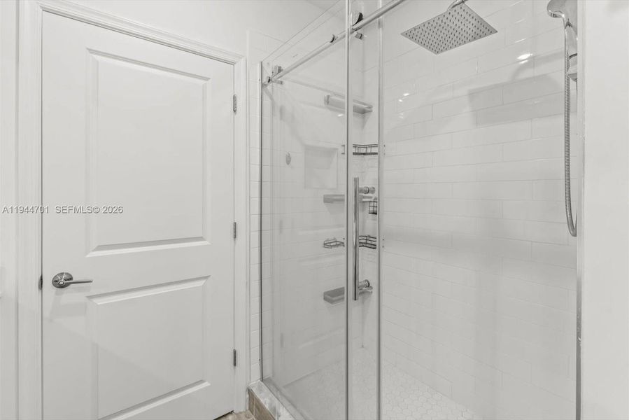 Image 47 of a home in .