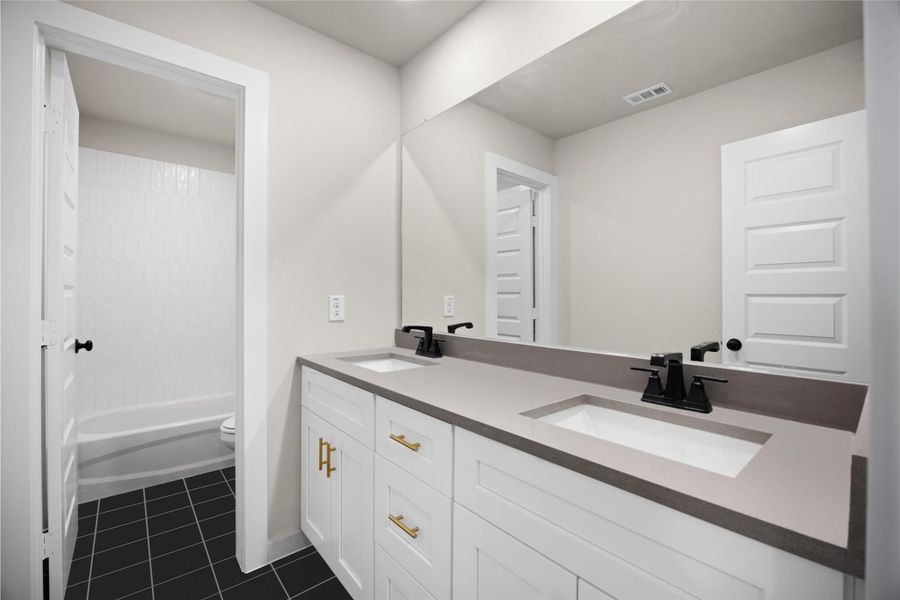 Furnished interior view inside a new home in Kendall Lakes, Alvin (Image 6). Furnished interior view inside a new home in Kendall Lakes, Alvin (Image 6).