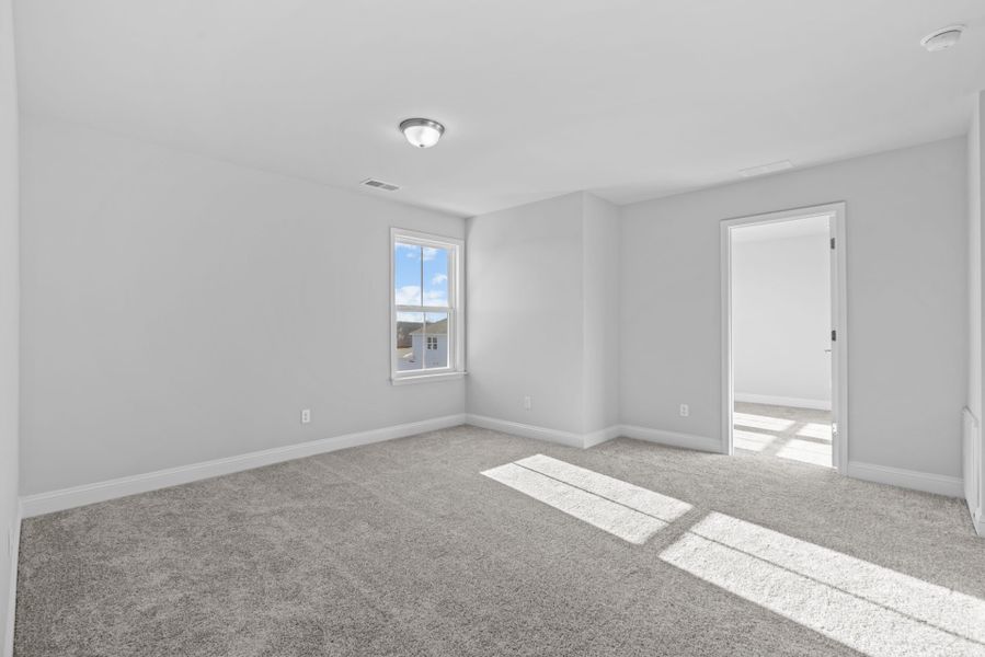 Spacious, unfurnished interior of a new home in Sparrow Creek, Boiling Springs (Image 22). Spacious, unfurnished interior of a new home in Sparrow Creek, Boiling Springs (Image 22).