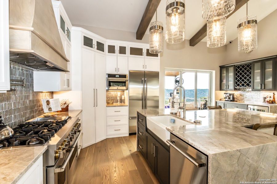 Furnished interior view inside a new home in , Bandera (Image 20).