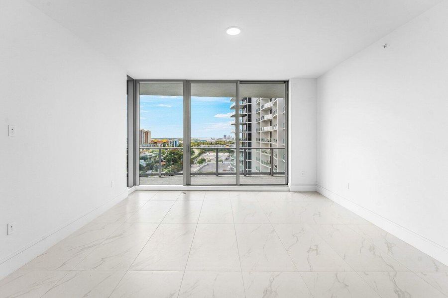 008-220LakeShoreDrive-1415-LakePark-FL-3