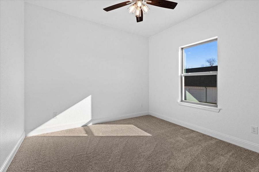 Spacious, unfurnished interior of a new home in Honeysuckle Ranch, Paradise (Image 34).