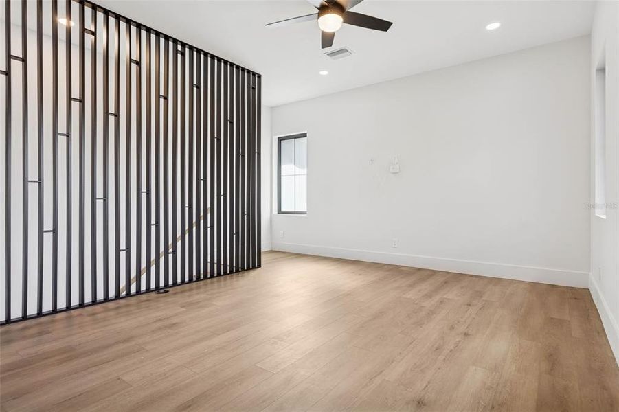 Spacious, unfurnished interior of a new home in , Tampa (Image 28).
