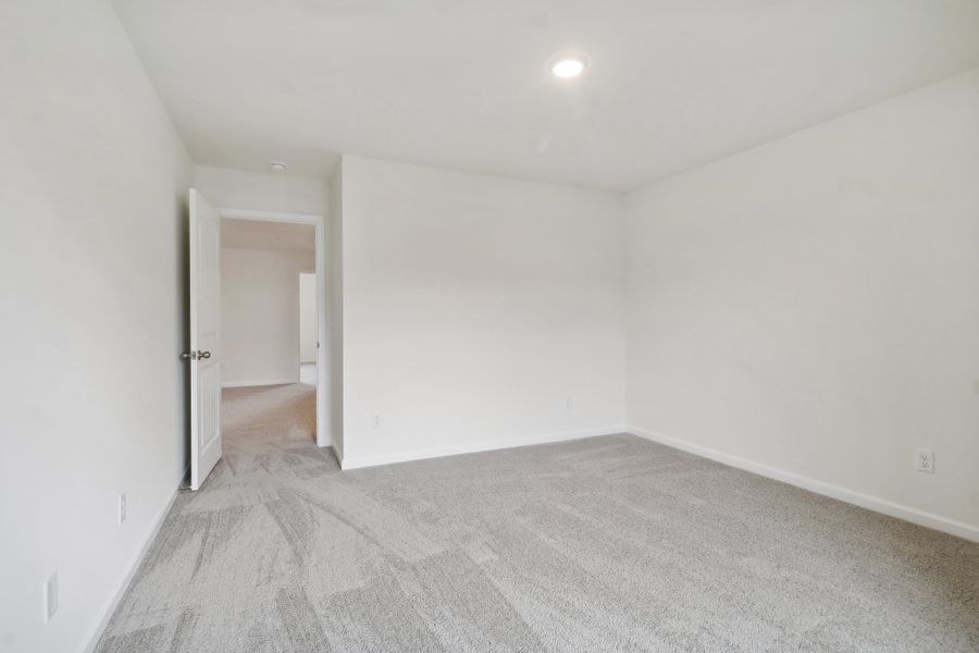 Spacious, unfurnished interior of a new home in Portrait Hills, Aiken (Image 13).