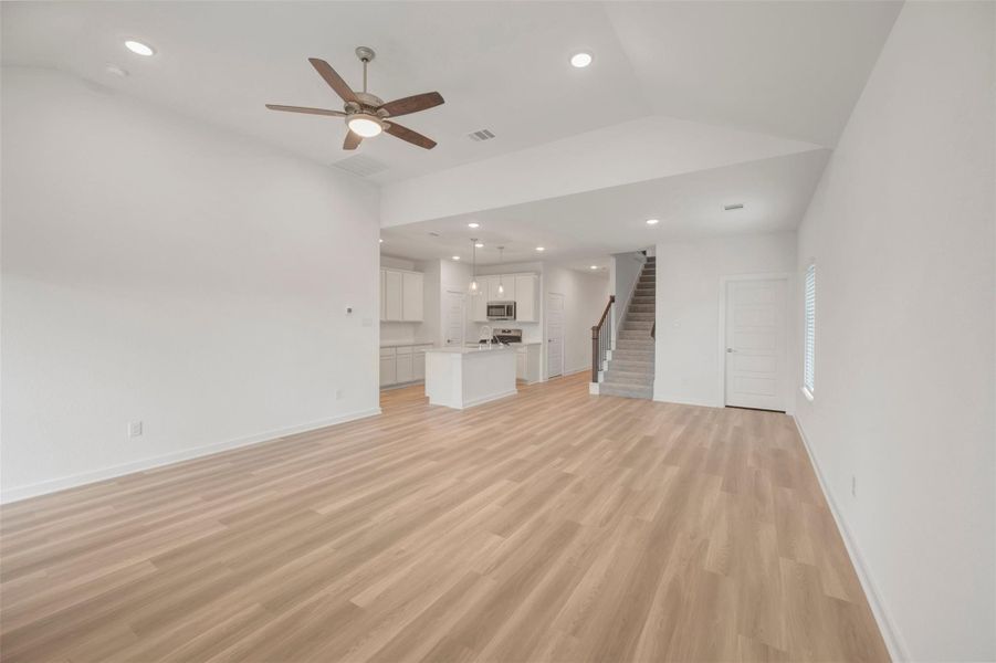Spacious, unfurnished interior of a new home in Miller's Pond, Rosenberg (Image 20). Spacious, unfurnished interior of a new home in Miller's Pond, Rosenberg (Image 20).