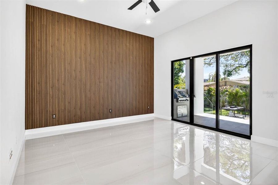 Spacious, unfurnished interior of a new home in , Tampa (Image 25).