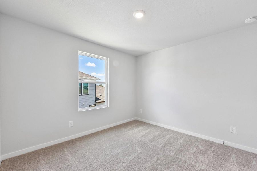 Spacious, unfurnished interior of a new home in Trinity Ranch, Elgin (Image 30).