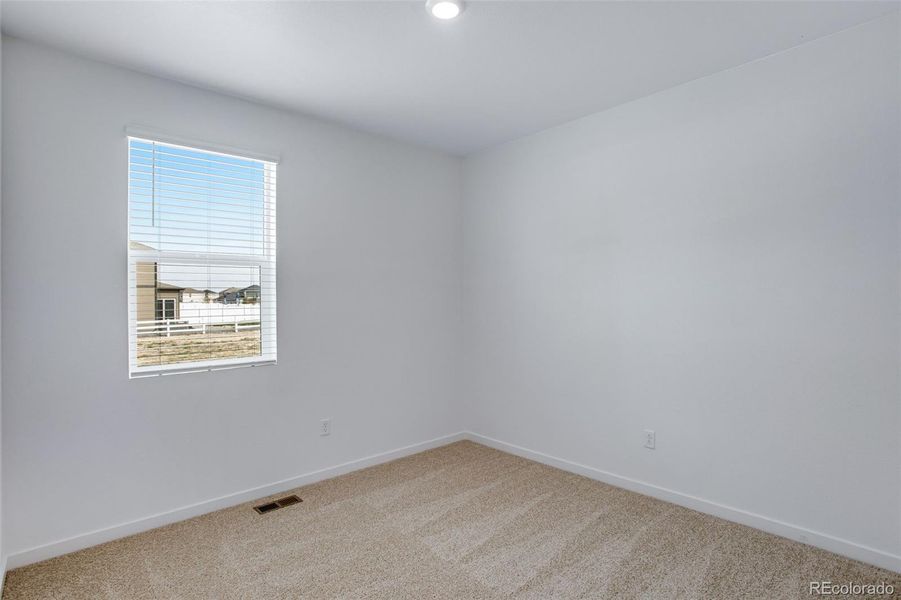 Spacious, unfurnished interior of a new home in Ridge at Johnstown, Johnstown (Image 24).