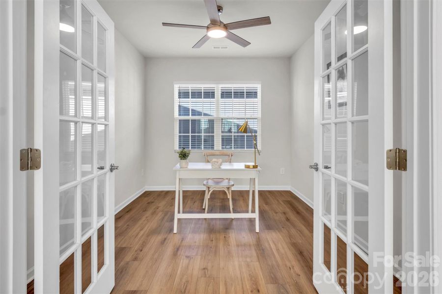 Furnished interior view inside a new home in Elizabeth, Fort Mill (Image 7).