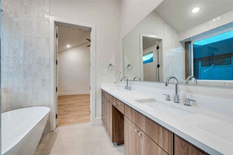 Furnished interior view inside a new home in , Dallas (Image 6).