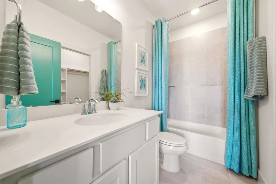 Maxwell Full Bathroom Maxwell Full Bathroom