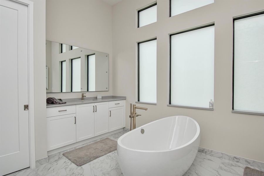 Furnished interior view inside a new home in , Boca Raton (Image 12).