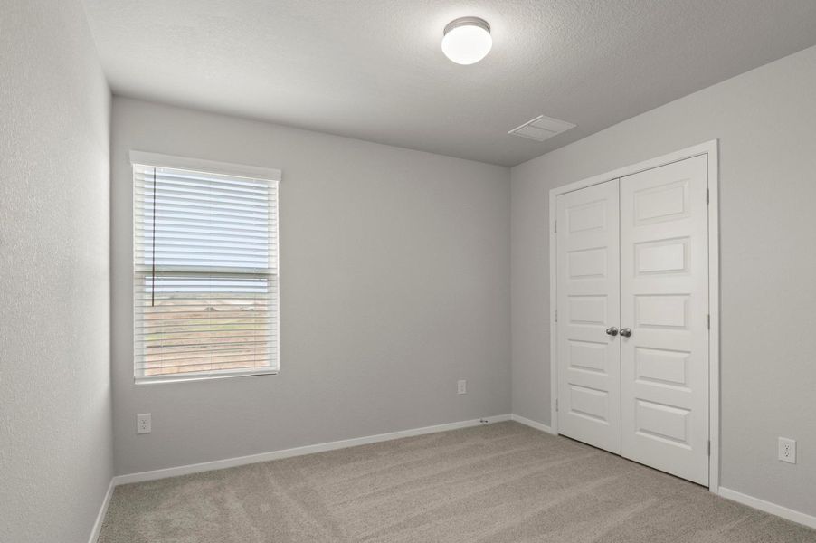 Spacious, unfurnished interior of a new home in Harvest Ridge, Elgin (Image 25).