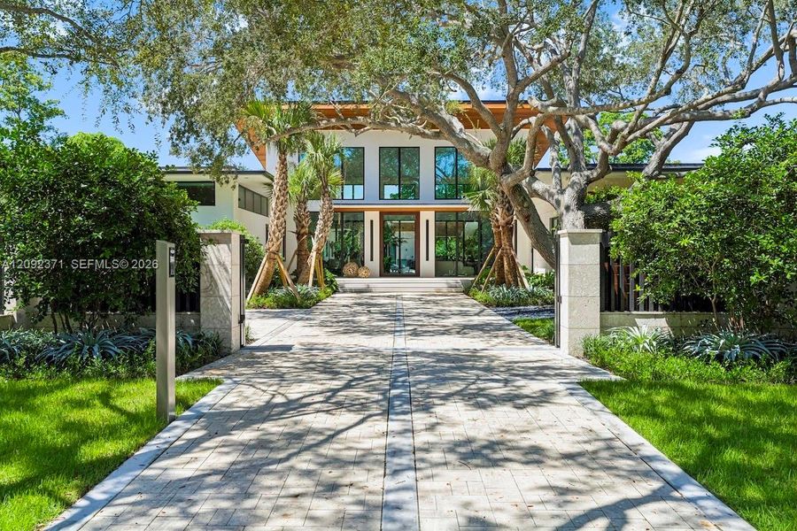 Community amenities in , Pinecrest (Image 73).