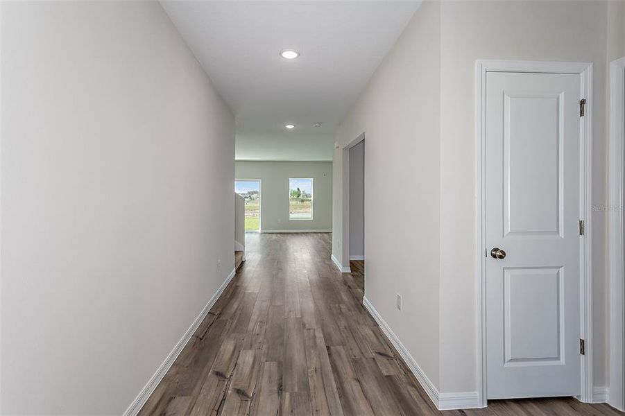 Spacious, unfurnished interior of a new home in Scenic Terrace, Haines City (Image 40).