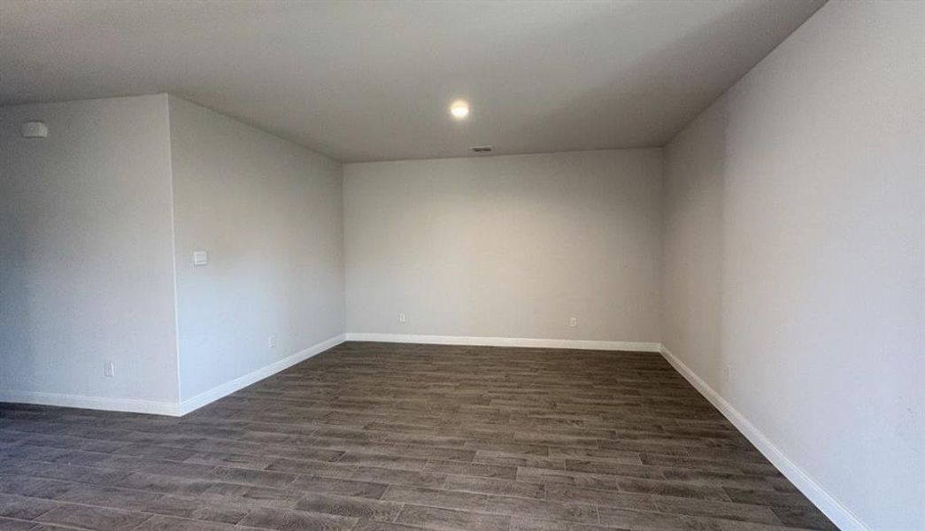 Spacious, unfurnished interior of a new home in Sandstone Estates, Granbury (Image 13). Spacious, unfurnished interior of a new home in Sandstone Estates, Granbury (Image 13).