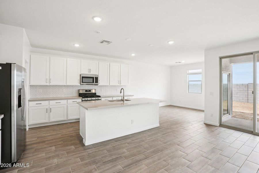 12-web-or-mls-W Pecan Wds-S1004-012