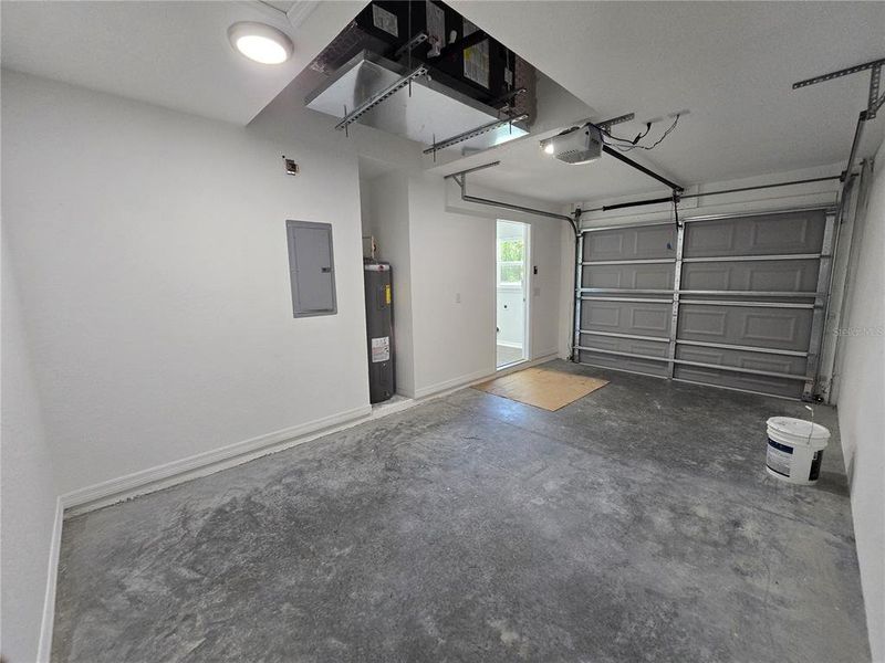 Spacious, unfurnished interior of a new home in , Ocklawaha (Image 30).