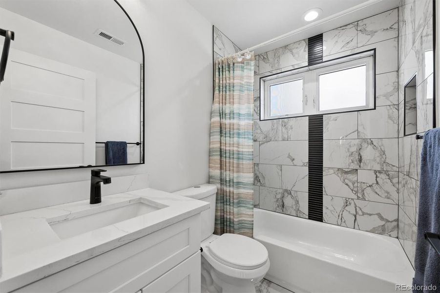 Furnished interior view inside a new home in , Aurora (Image 29).