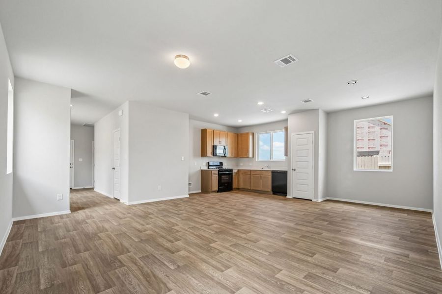 Spacious, unfurnished interior of a new home in Harvest Ridge, Elgin (Image 12). Spacious, unfurnished interior of a new home in Harvest Ridge, Elgin (Image 12).