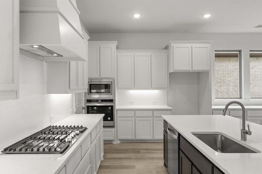 Representative furnished interior of a home built from the Brennan II by Pacesetter Homes in Nelson Lake, Rockwall (Image 7).
