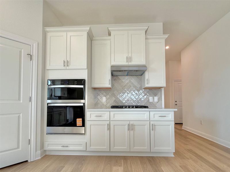 Furnished interior view inside a new home in Porter Country, Buda (Image 9).