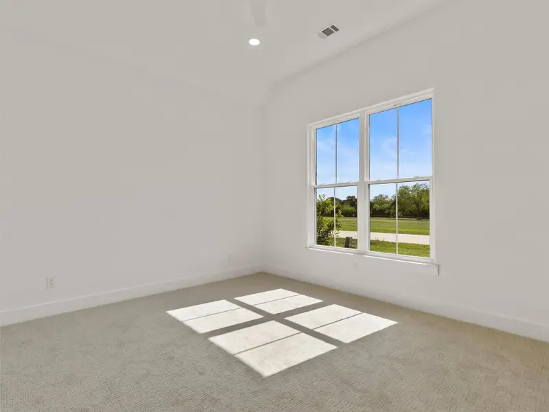 Spacious, unfurnished interior of a new home in , Smithville (Image 20).