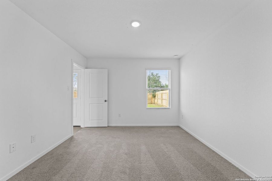 Spacious, unfurnished interior of a new home in Torian Village: Belmar Collection, San Antonio (Image 14).