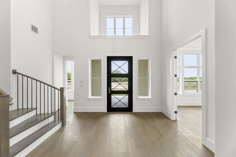 Representative unfurnished interior of a home built from the 7042 by Tradition Homes in Mustang Lakes, McKinney (Image 14).