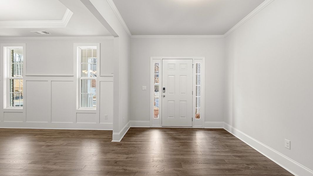 Representative unfurnished interior of a home built from the Lynnbrook by D.R. Horton in Holland Estates, Powder Springs (Image 12).