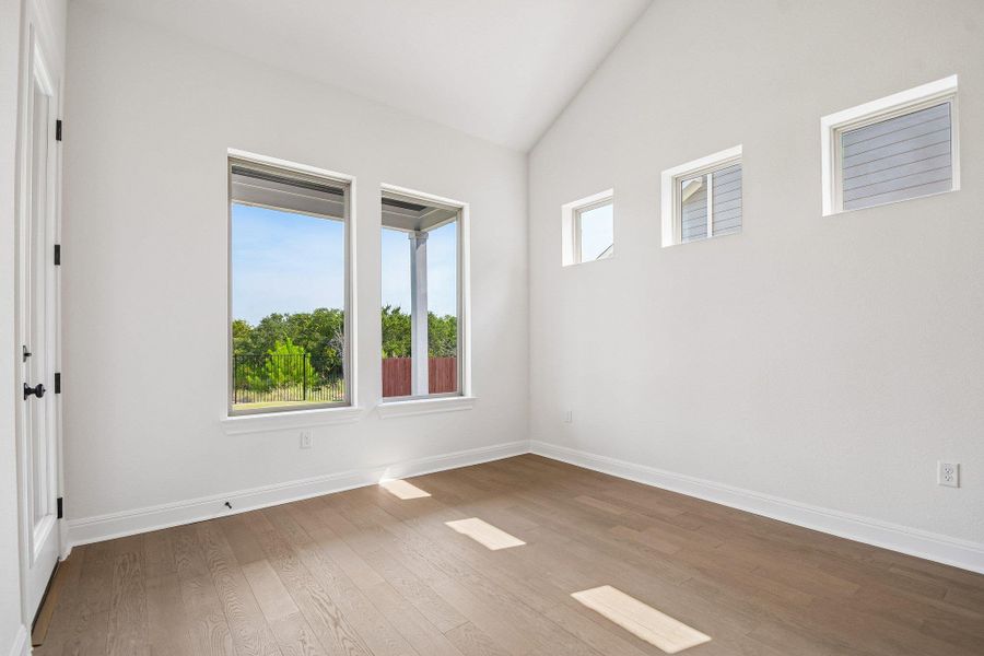 Spacious, unfurnished interior of a new home in Sauls Ranch, Round Rock (Image 28).