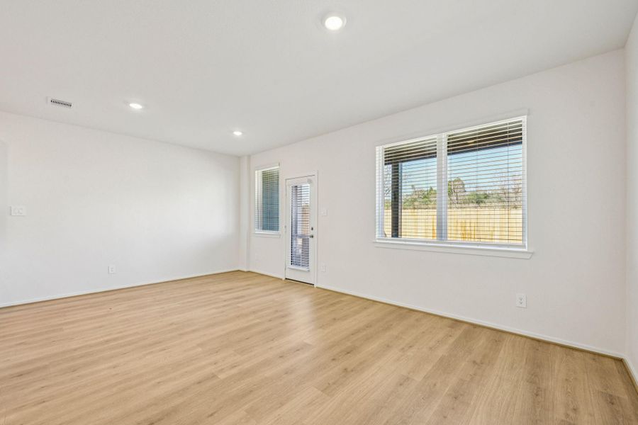 Photo is not of the actual home, but is an inspirational photo of builder’s model home and may depict options, furnishings, and/or decorator features that are not included Photo is not of the actual home, but is an inspirational photo of builder’s model home and may depict options, furnishings, and/or decorator features that are not included