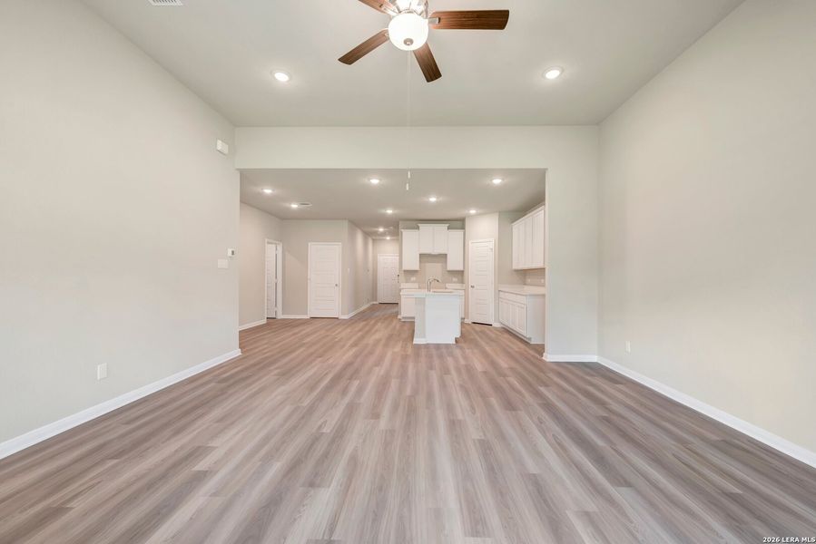 Spacious, unfurnished interior of a new home in Agave, San Antonio (Image 26).