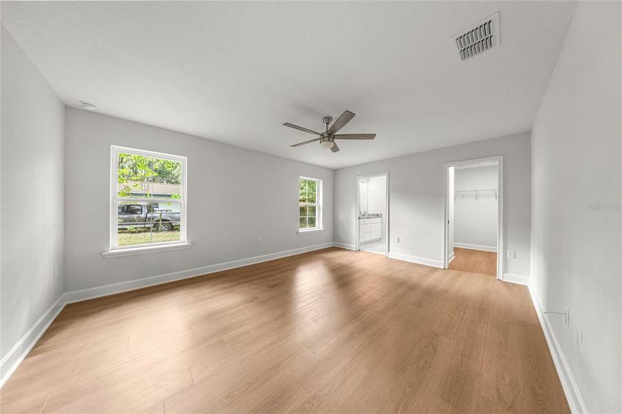 Spacious, unfurnished interior of a new home in , Ocala (Image 30).