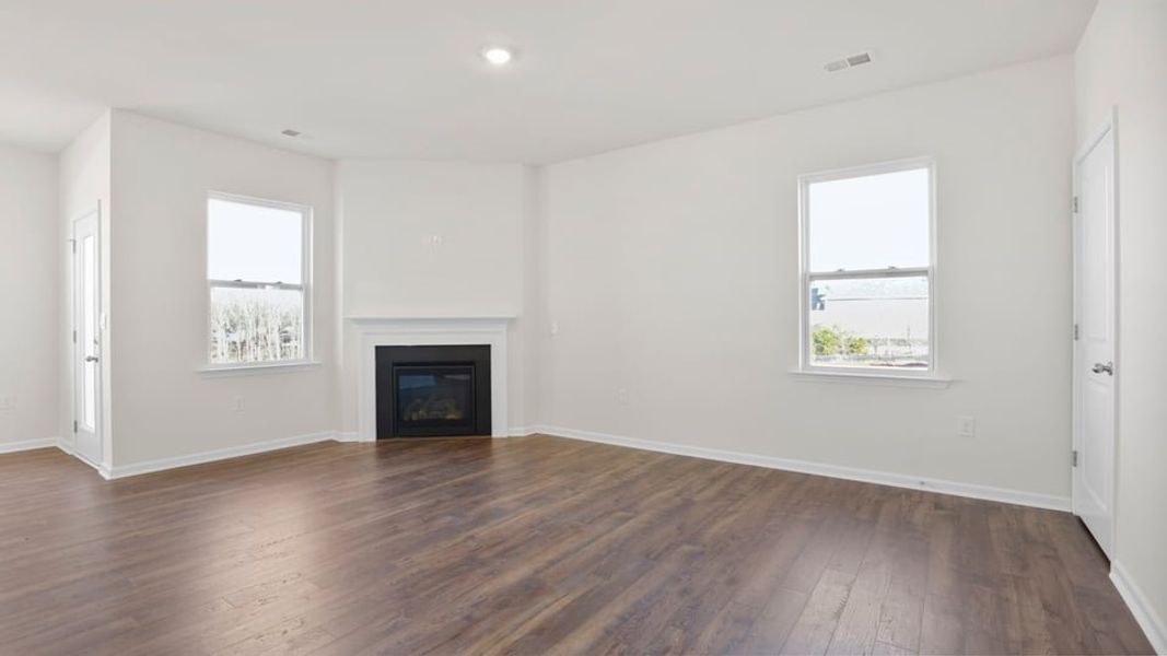 Spacious, unfurnished interior of a new home in Woodglen, Piedmont (Image 17). Spacious, unfurnished interior of a new home in Woodglen, Piedmont (Image 17).