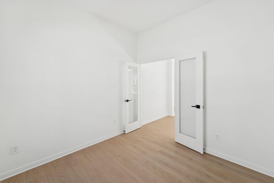 Spacious, unfurnished interior of a new home in The Grand Prairie 40’, Hockley (Image 23).