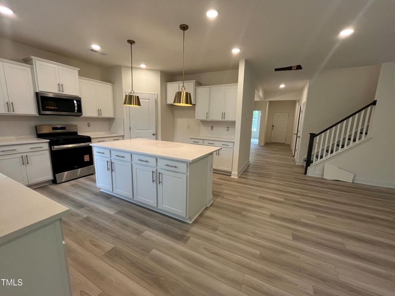 Kitchen/Family Room Kitchen/Family Room