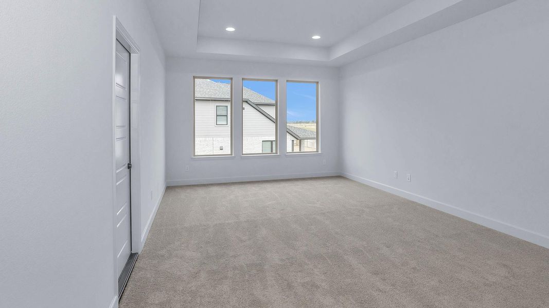 Spacious, unfurnished interior of a new home in Escondido, Magnolia (Image 7).