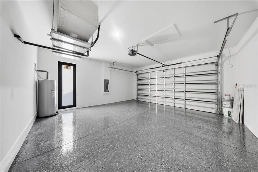 Spacious, unfurnished interior of a new home in , Punta Gorda (Image 18).