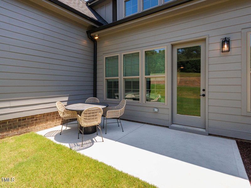 038-1280x960-porch 038-1280x960-porch